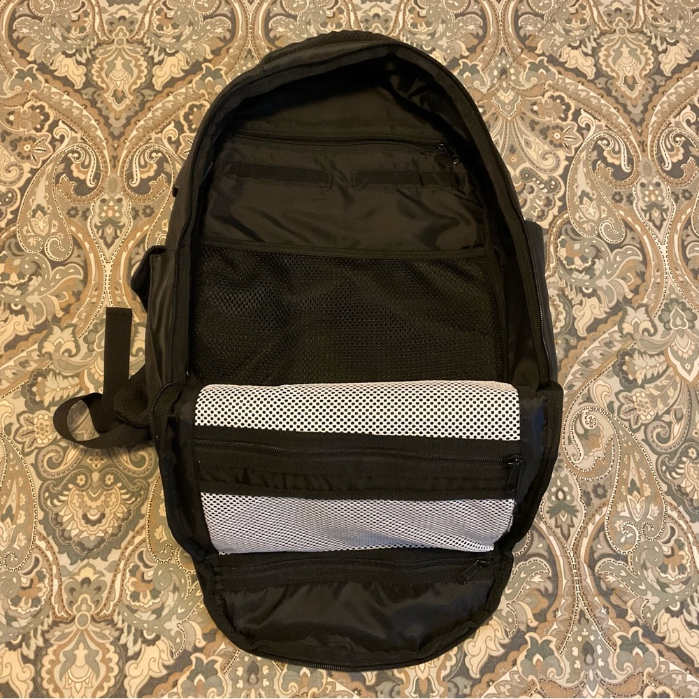 Mint The Ridge Commuter Weatherproof RFID Backpack, used 1x - Picture 11 of 16
